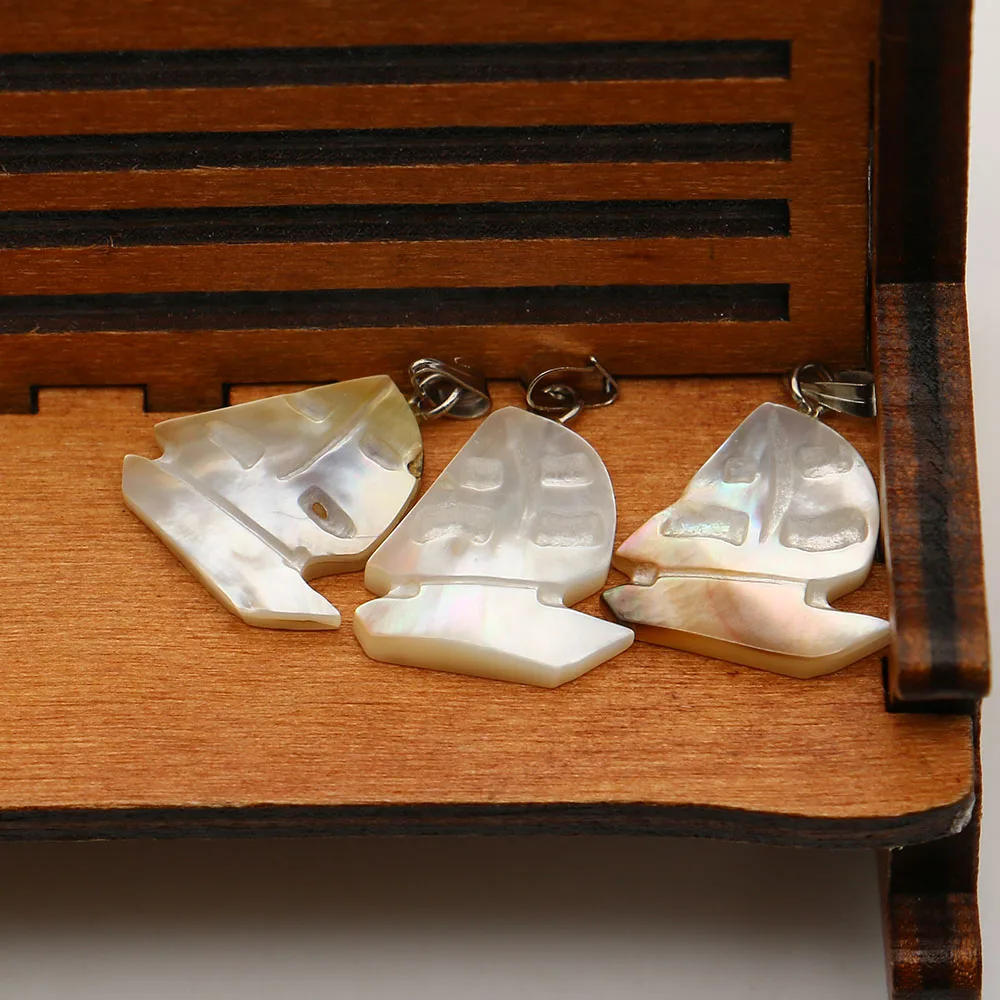Novel Sailboat-Shaped Natural Mother-of-Pearl Pendant with Silver Seed-Shaped Clasp Design Handcrafted Necklace Accessory 2pcs
Novel Sailboat-Shaped Natural Mother-of-Pearl Pendant with Silver Seed-Shaped Clasp Design Handcrafted Necklace Accessory 2pcs