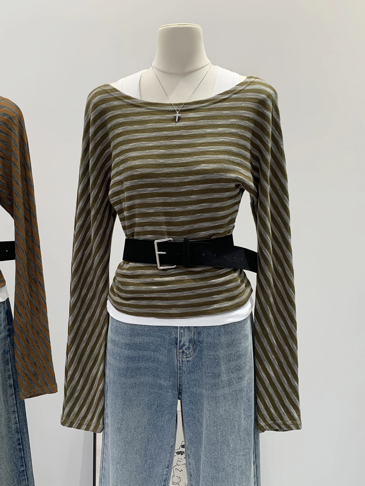Slim Fit Striped Long Sleeve round Neck Vest Fake Two-Piece T-Shirt Women's Spring New Style Comfortable Breathable Cotton Blend
Slim Fit Striped Long Sleeve round Neck Vest Fake Two-Piece T-Shirt Women's Spring New Style Comfortable Breathable Cotton Blend