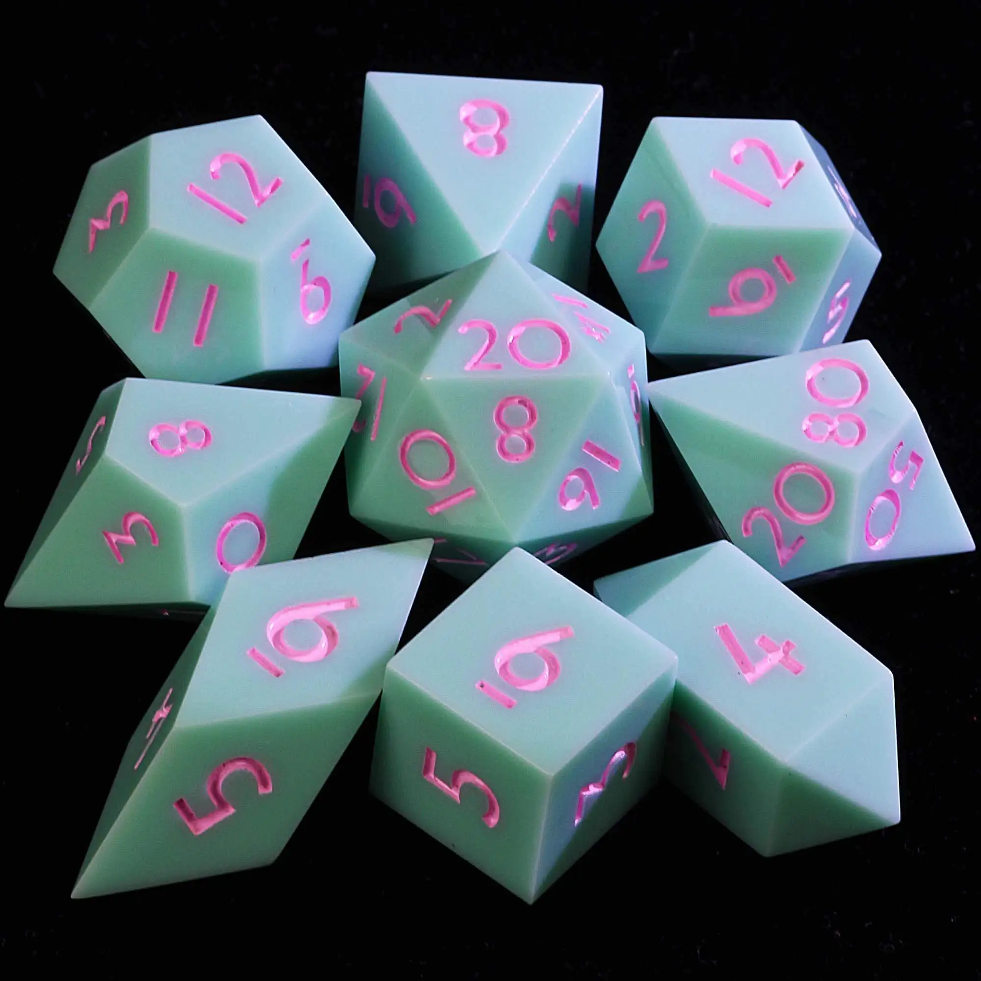 9 Polyhedral Resin Set of DD Dice Dragon Sleep Deep
9 Polyhedral Resin Set of DD Dice Dragon Sleep Deep