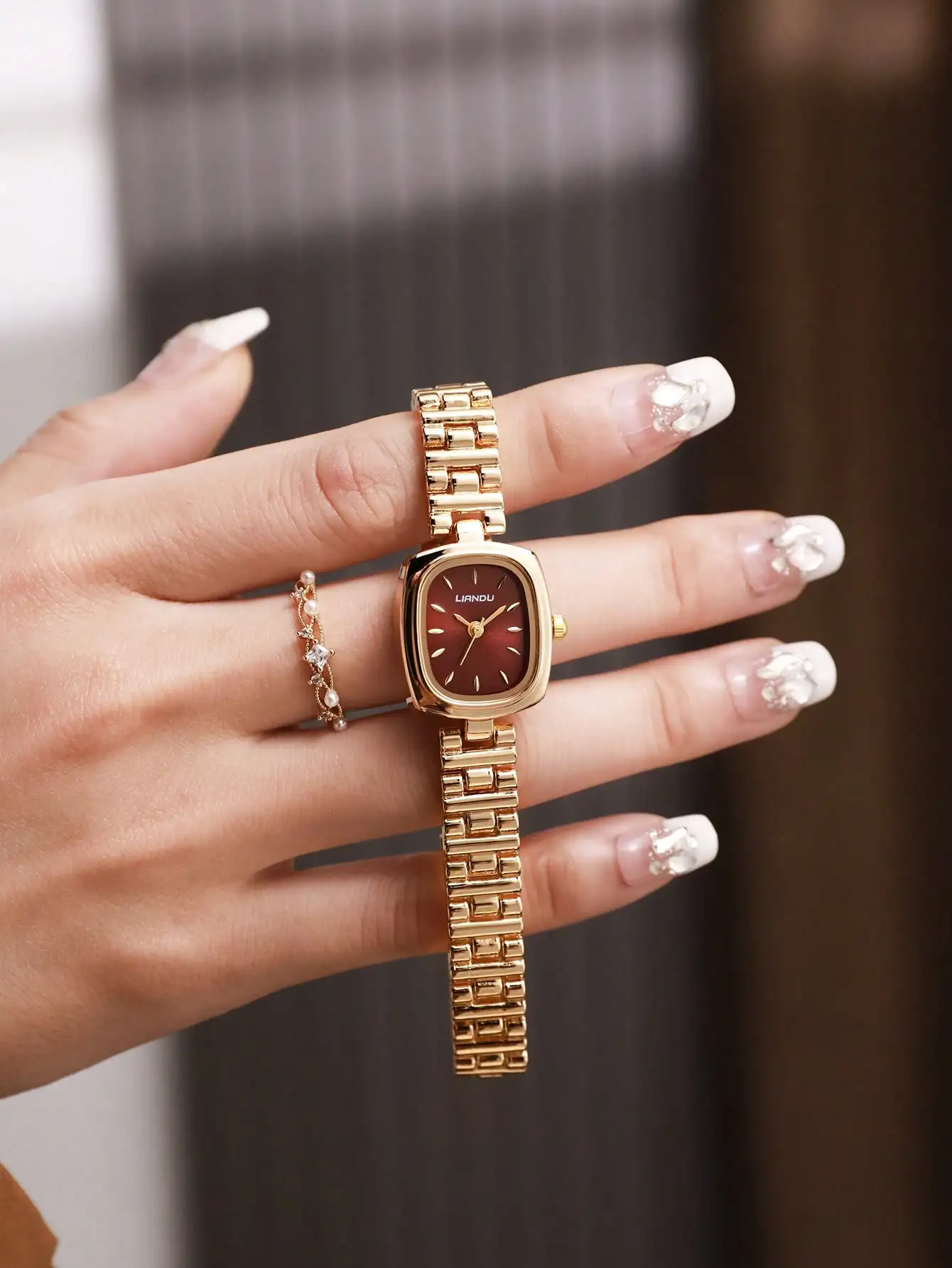1 Women's Fine Fiber Bracelet, 1 Large Pearl, Diamond Cut Glass Rhinestone Dial, Minimalist Quartz Watch Bracelet, Watch
1 Women's Fine Fiber Bracelet, 1 Large Pearl, Diamond Cut Glass Rhinestone Dial, Minimalist Quartz Watch Bracelet, Watch