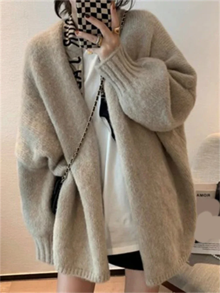 Khaki Cardigan Women Autumn Winter 2024 New Fashion Long Sleeve Knitted Cardigan Vintage Casual Oversized Chic Sweater LJ101
Khaki Cardigan Women Autumn Winter 2024 New Fashion Long Sleeve Knitted Cardigan Vintage Casual Oversized Chic Sweater LJ101