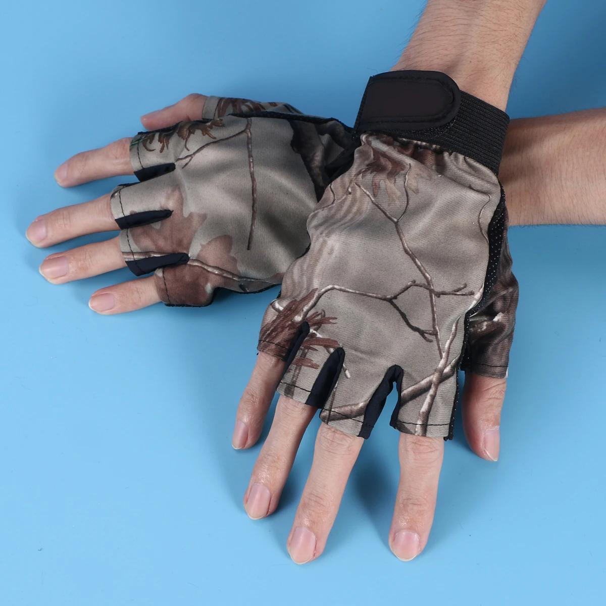 Fingerless Fishing Gloves Camouflage Waterproof Wear-Resisting Durable Outdoor Gloves for Men Lightweight Simple for Daily
Fingerless Fishing Gloves Camouflage Waterproof Wear-Resisting Durable Outdoor Gloves for Men Lightweight Simple for Daily