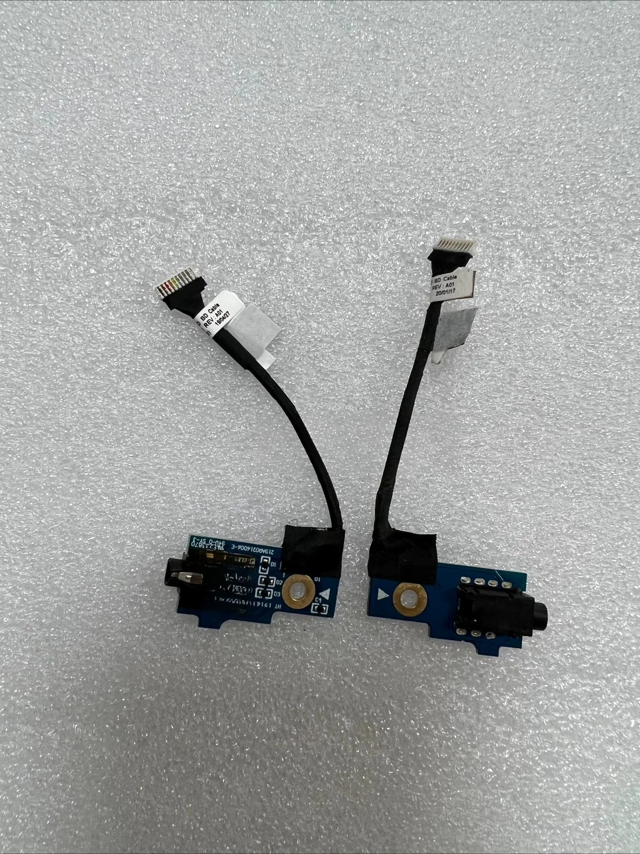 For Latitude 13 3380 chromebook CN-0153FW headphone jack small board
For Latitude 13 3380 chromebook CN-0153FW headphone jack small board