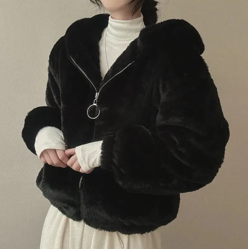 New Hooded Lamb Plush Jacket Women Autumn Winter Zipper Warm Fleece Outerwear Korean Women Chic Loose Thicken Fluffy Coat Female
New Hooded Lamb Plush Jacket Women Autumn Winter Zipper Warm Fleece Outerwear Korean Women Chic Loose Thicken Fluffy Coat Female