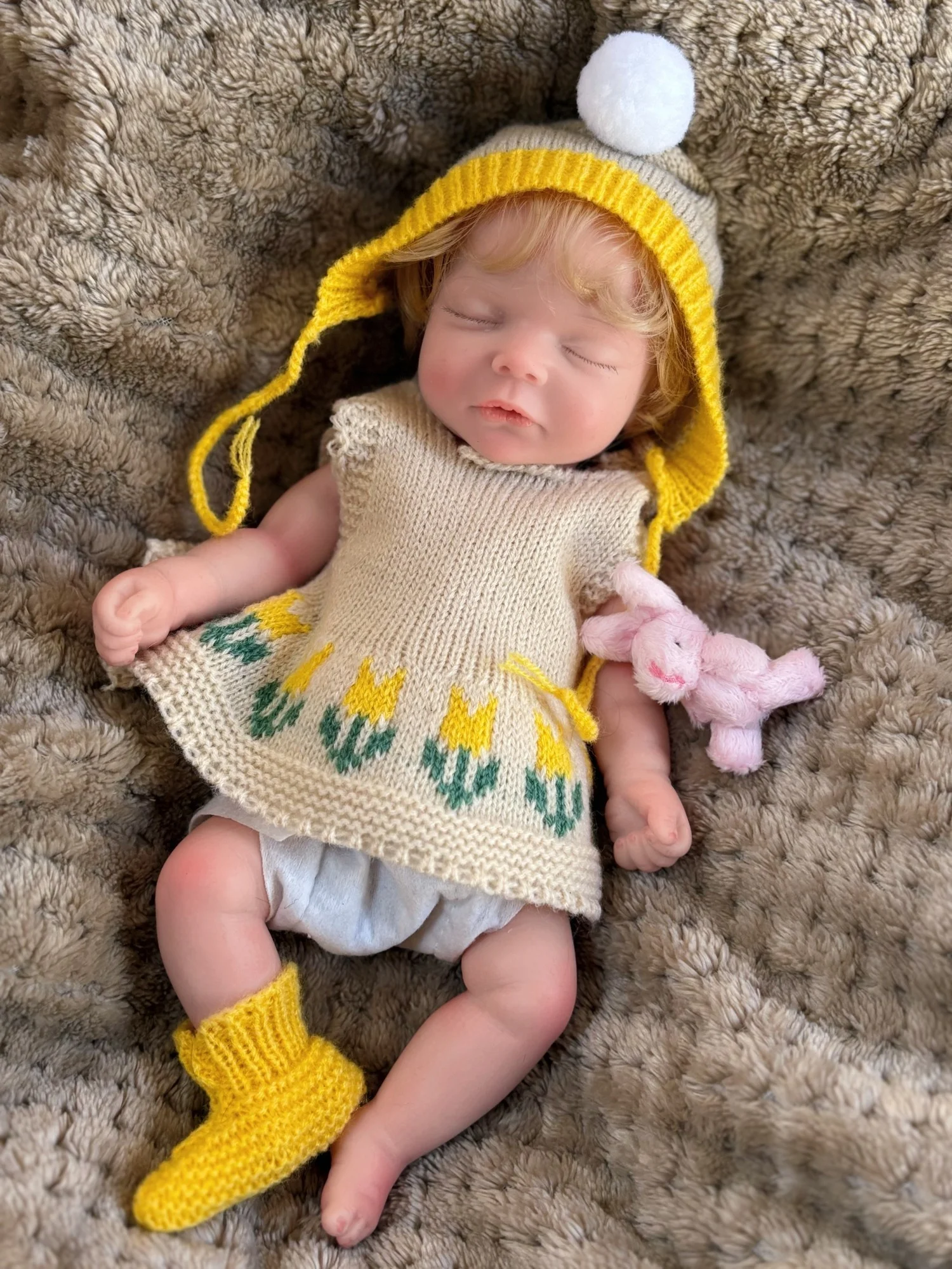 1 PC 10inch Open Mouth Reborn Silicone Girl With Rooted Hair Waterproof Newborn Baby Girl Lifelike Painted Realistic Doll Toy
1 PC 10inch Open Mouth Reborn Silicone Girl With Rooted Hair Waterproof Newborn Baby Girl Lifelike Painted Realistic Doll Toy