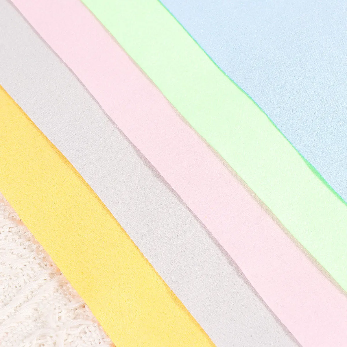 5Pcs Screen Cleaning Cloth Microfiber Delicate Flexible for Mobile Computer Screens Cameras Cds Cleaning Cloth 
5Pcs Screen Cleaning Cloth Microfiber Delicate Flexible for Mobile Computer Screens Cameras Cds Cleaning Cloth