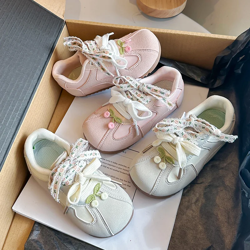 2026 Spring Summer New Girls Flower Sneakers Pink Cute Leather Upper Non-Slip Soft Sole Fashion Versatile Casual Shoes
2026 Spring Summer New Girls Flower Sneakers Pink Cute Leather Upper Non-Slip Soft Sole Fashion Versatile Casual Shoes