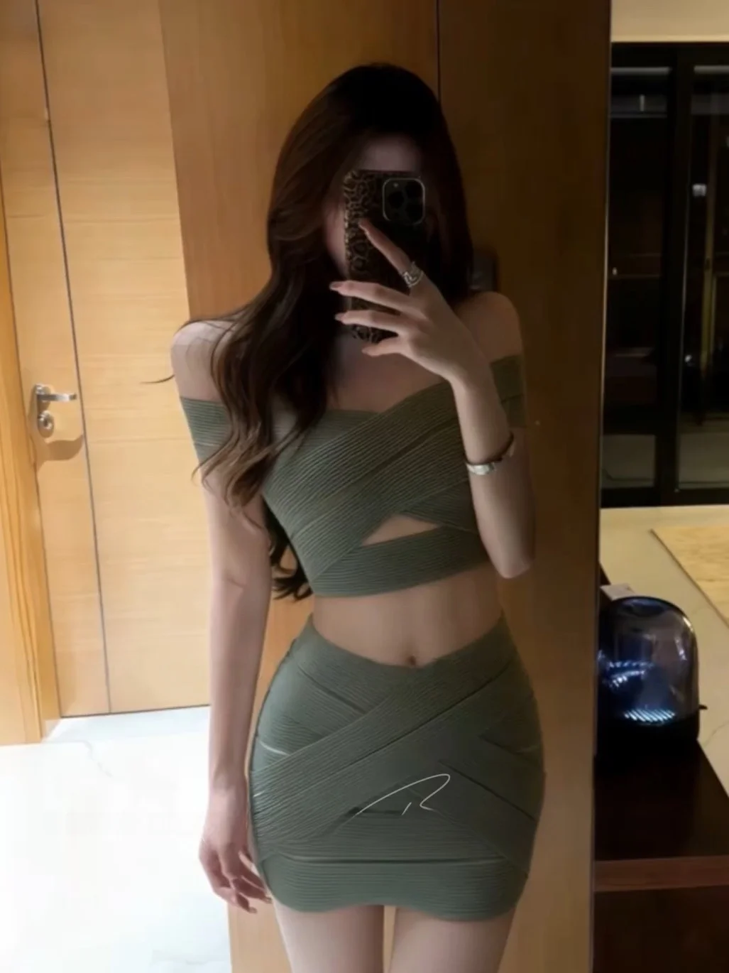Pure Desire One Shoulder Wrap Design Knitted Set Sexy Slim Fit Bodycon Skirt Elegant Two Piece Set Women's Fashion Spring
Pure Desire One Shoulder Wrap Design Knitted Set Sexy Slim Fit Bodycon Skirt Elegant Two Piece Set Women's Fashion Spring