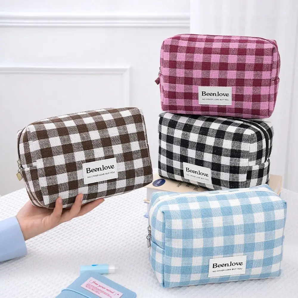 Fashion Lattice Plaid Cosmetic Bag Large Capacity Zipper Makeup Pouch Polyester Waterproof Toiletries Bag Home
Fashion Lattice Plaid Cosmetic Bag Large Capacity Zipper Makeup Pouch Polyester Waterproof Toiletries Bag Home