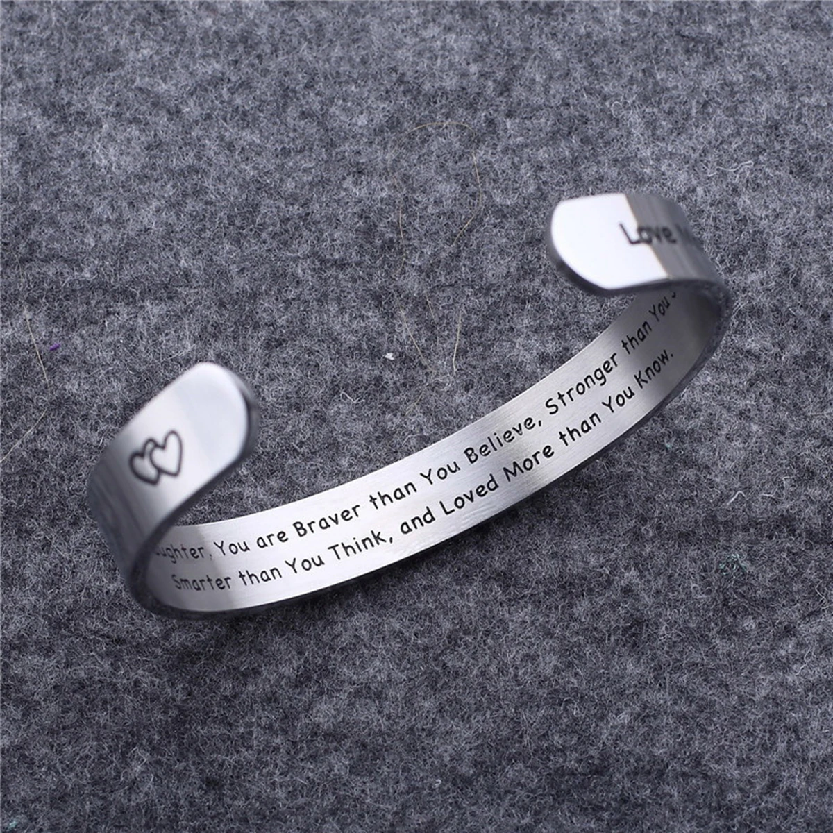 Titanium Steel Bracelet Lightweight Durable Smooth Surface Perfect Gift for Daughter Mom Love Daily Use Bangle
Titanium Steel Bracelet Lightweight Durable Smooth Surface Perfect Gift for Daughter Mom Love Daily Use Bangle