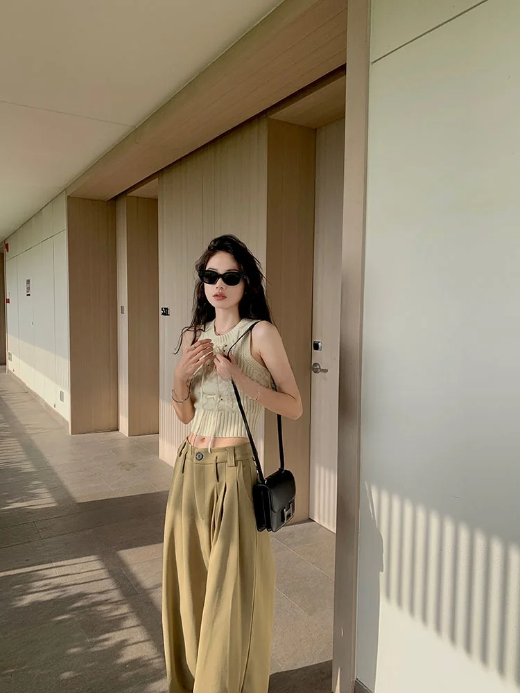 Spring Summer New Style Women's Knitted Short Tank Top with Belt Design Slimming Inner Wear Pure Color Commute Style
Spring Summer New Style Women's Knitted Short Tank Top with Belt Design Slimming Inner Wear Pure Color Commute Style