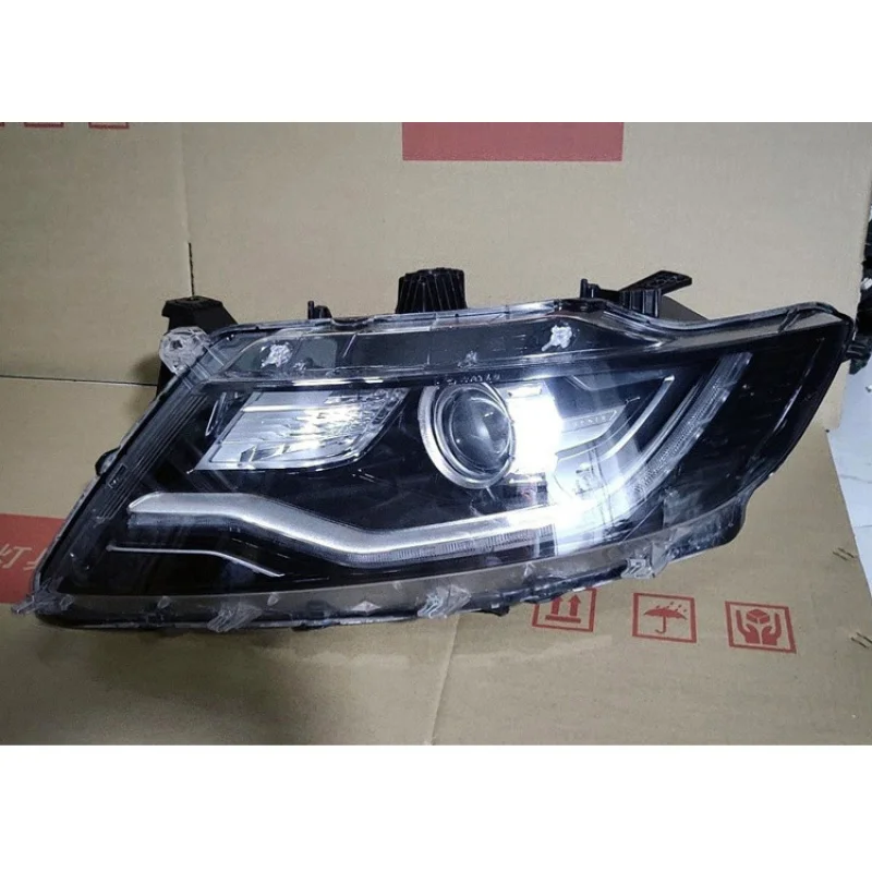 Подходит для MKX, Continental MKZ, Lincoln Navigator. Оригинальные фары, б/у, левая и правая передние фары.
Подходит для MKX, Continental MKZ, Lincoln Navigator. Оригинальные фары, б/у, левая и правая передние фары.