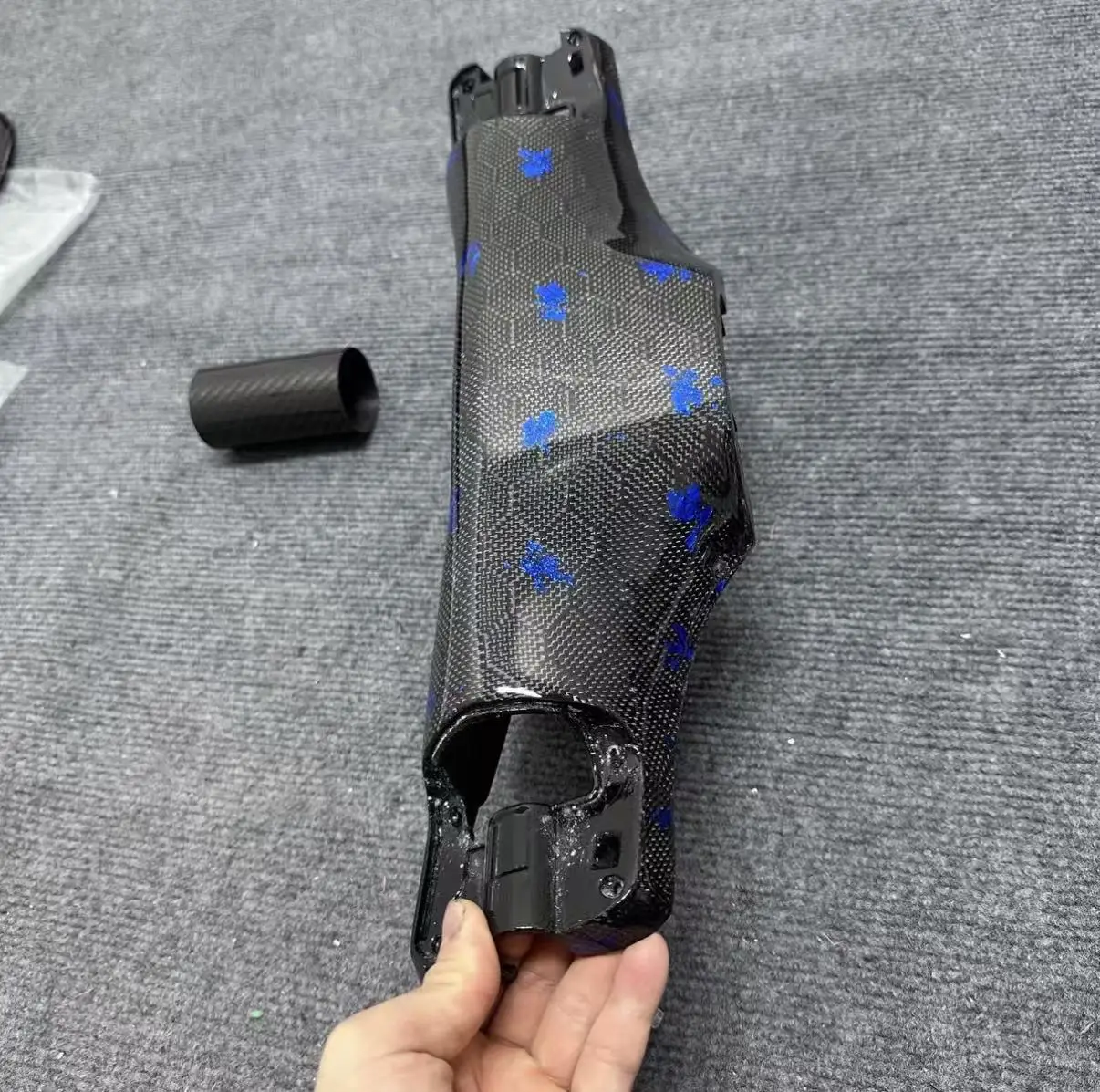 3k 240gsm real Mixed carbon fiber, triangular pattern 1m/40" wide 100cm*100cm/100cm*150cm,Roll up and ship for DIY decoration.
3k 240gsm real Mixed carbon fiber, triangular pattern 1m/40" wide 100cm*100cm/100cm*150cm,Roll up and ship for DIY decoration.