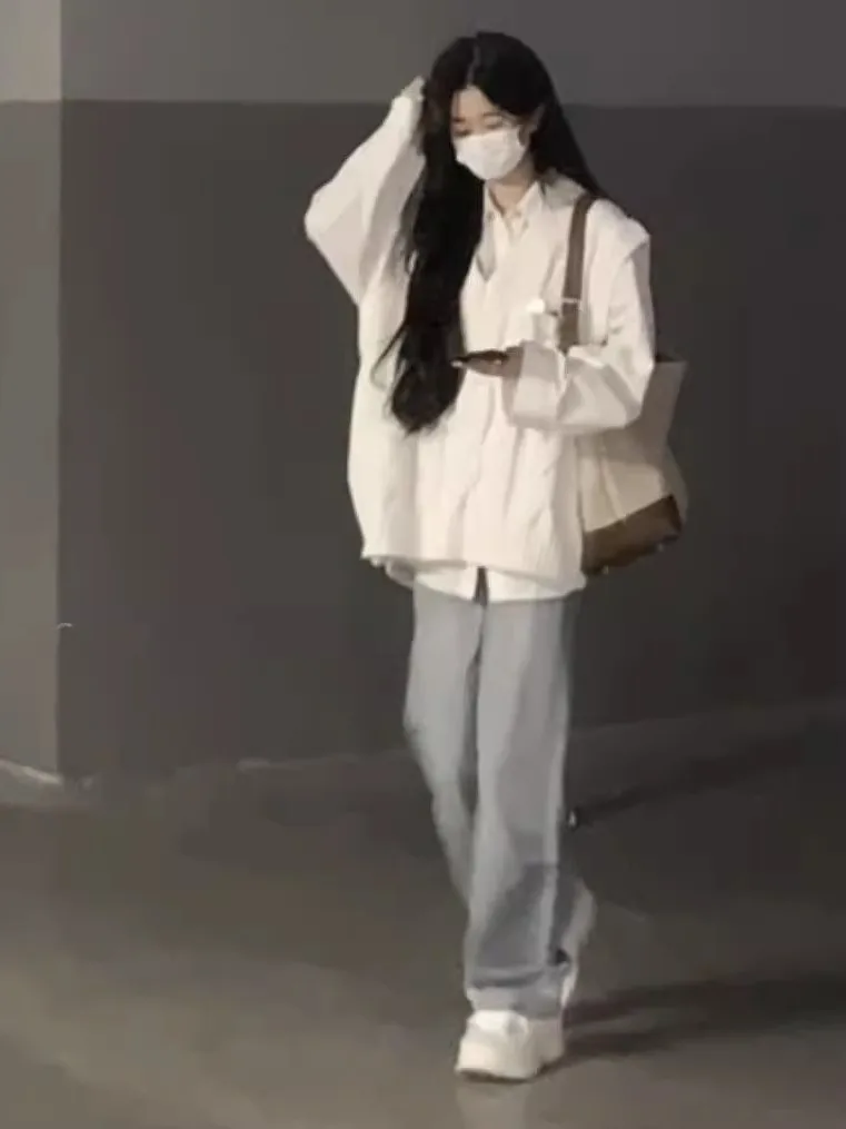 Loose Knitted White Sweater Top Two-Piece Set College Style Early Autumn Outerwear Shirt Layering Fashion Ensemble
Loose Knitted White Sweater Top Two-Piece Set College Style Early Autumn Outerwear Shirt Layering Fashion Ensemble
