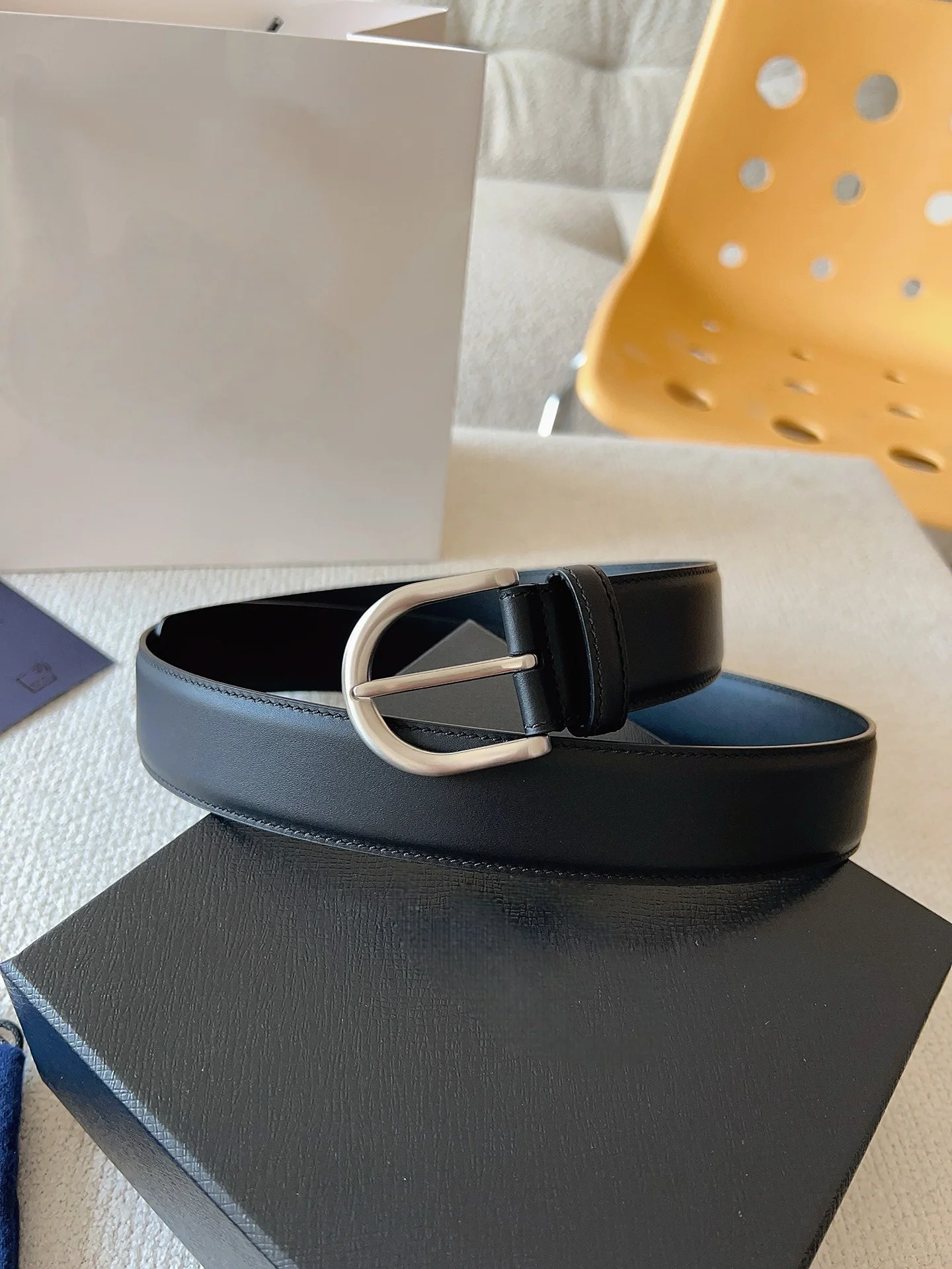Brand Discount Men's Business Belts Are Made of Cowhide Are High-quality Genuine Leather Belts and Are Fashionable Accessories
Brand Discount Men's Business Belts Are Made of Cowhide Are High-quality Genuine Leather Belts and Are Fashionable Accessories