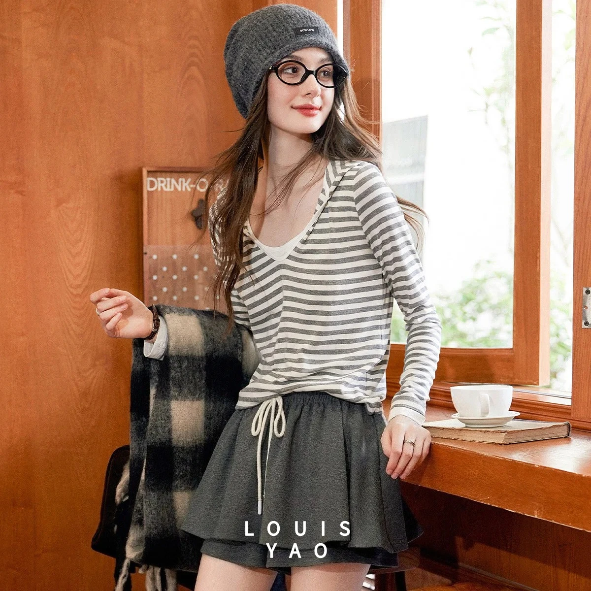 LOUISYAO поддельные двухсекционные полосатые футболки с длинными рукавами, осенний топ 2022, зимняя микроэластичная женская футболка с v-образным вырезом и капюшоном
LOUISYAO поддельные двухсекционные полосатые футболки с длинными рукавами, осенний топ 2022, зимняя микроэластичная женская футболка с v-образным вырезом и капюшоном