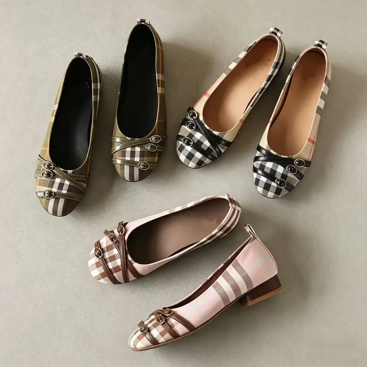 Korean round head plaid cross buckle with light mouth retro comfortable one-pedal plaid Mary Jane shoes
Korean round head plaid cross buckle with light mouth retro comfortable one-pedal plaid Mary Jane shoes