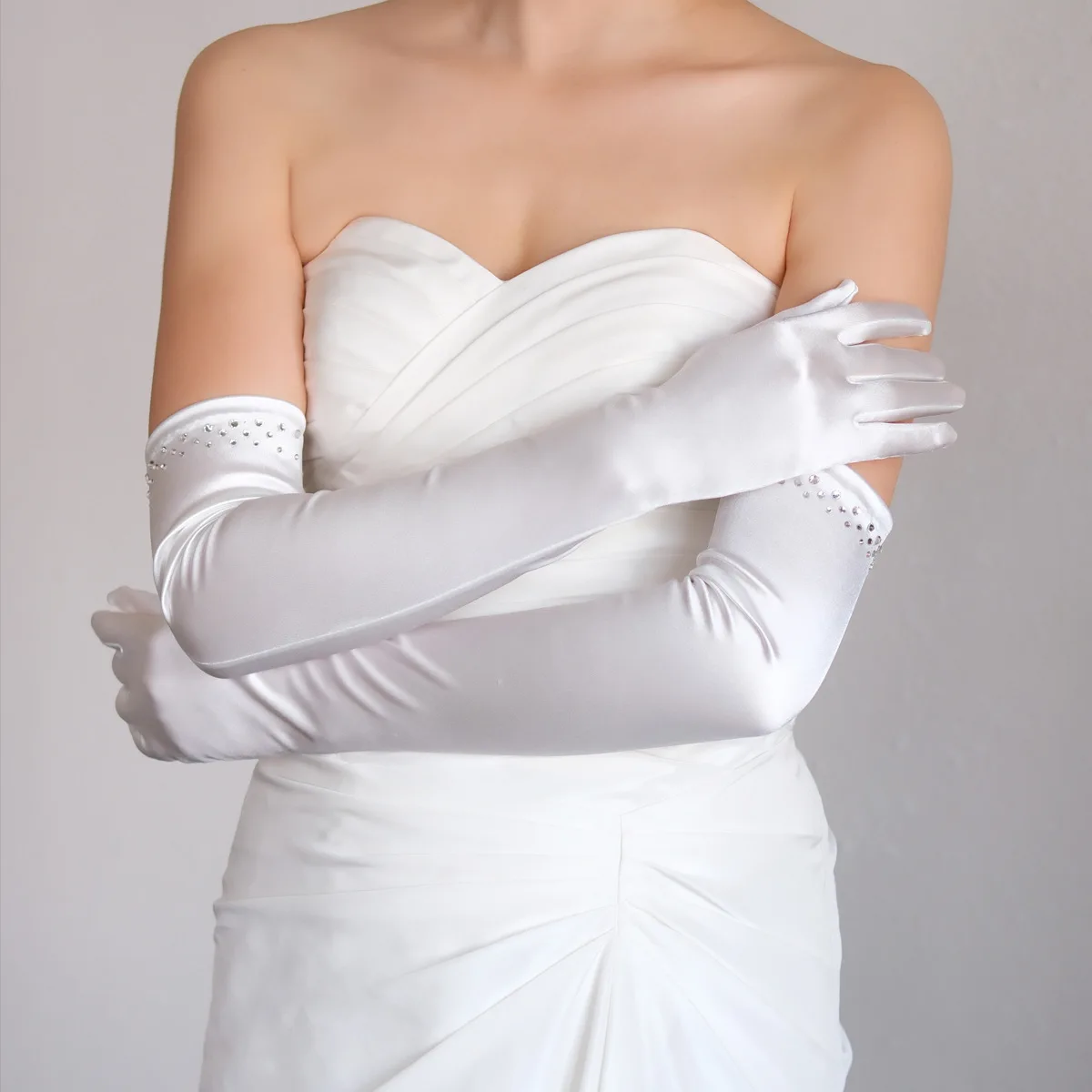 WG177 Vintage Minimalist Satin Bridal Gloves, White Long Rhinestone Wedding Dress Accessories & Photo Props
WG177 Vintage Minimalist Satin Bridal Gloves, White Long Rhinestone Wedding Dress Accessories & Photo Props