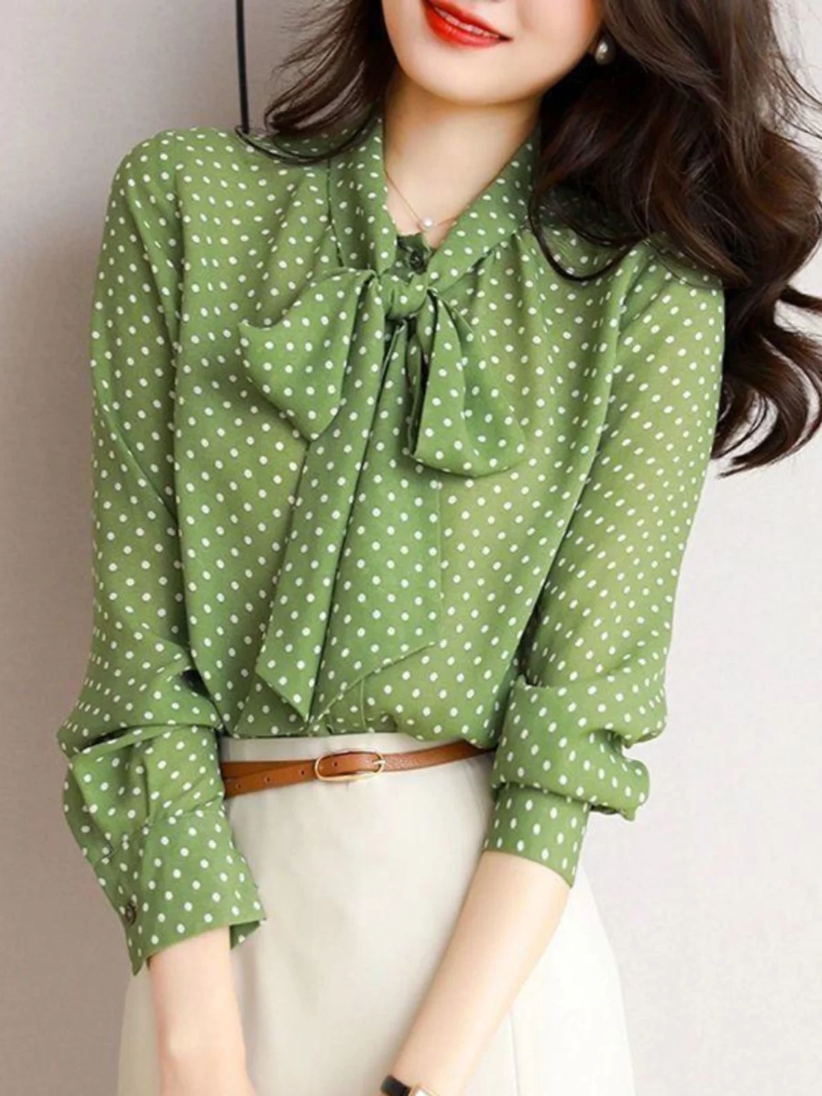 Spring Autumn 2024 Women's Shirt Green Polka Dot Button up Long Sleeve Thin V-Neck Tie Waist Cardigan Style Fashionable Top
Spring Autumn 2024 Women's Shirt Green Polka Dot Button up Long Sleeve Thin V-Neck Tie Waist Cardigan Style Fashionable Top
