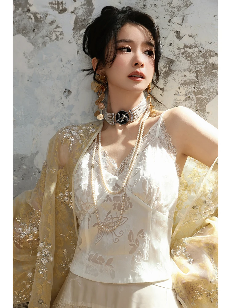 Silk Tead Dr Hidden Women's Lace Patchwork Summer Outerwear Burned Flower Small Strap Top Original Design Regular Fit
Silk Tead Dr Hidden Women's Lace Patchwork Summer Outerwear Burned Flower Small Strap Top Original Design Regular Fit