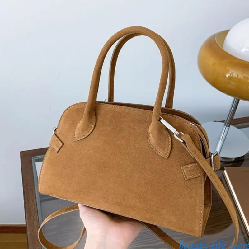 Practical PU Leather Travel Crossbody Bag with Shoulder Strap Large Capacity Handbag for Everyday Use and Shopping 517D
Practical PU Leather Travel Crossbody Bag with Shoulder Strap Large Capacity Handbag for Everyday Use and Shopping 517D