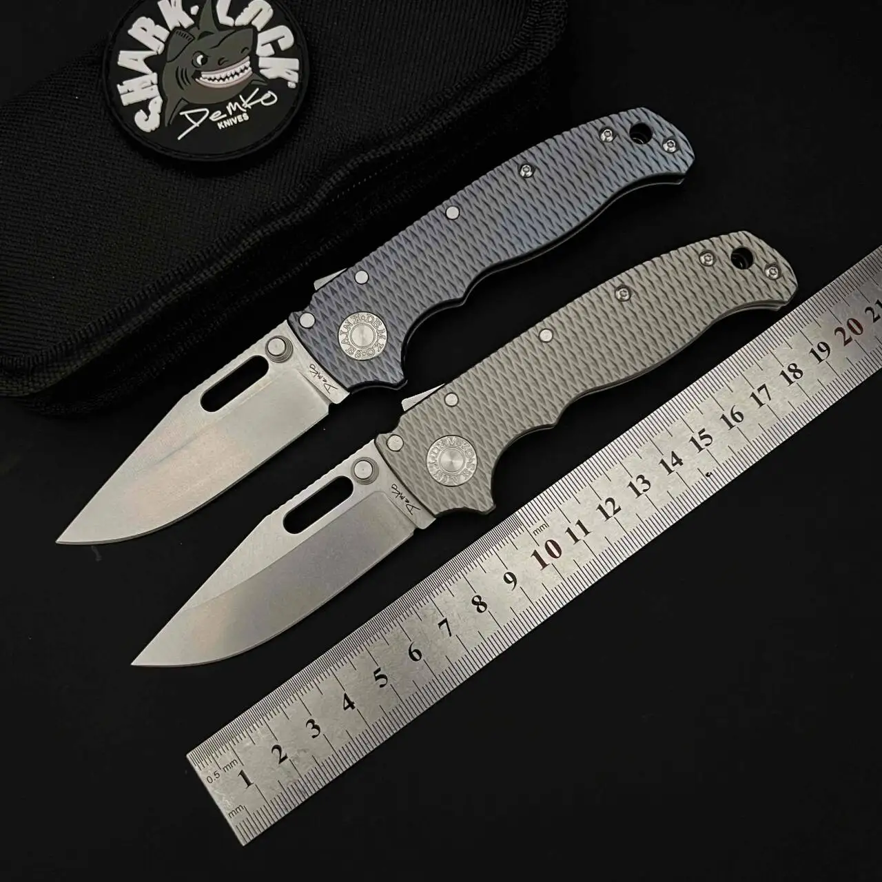 D2 steel blade TC4 titanium alloy bearing tactical folding knife outdoor camping EDC folding knife fruit knife self-defense tool
D2 steel blade TC4 titanium alloy bearing tactical folding knife outdoor camping EDC folding knife fruit knife self-defense tool