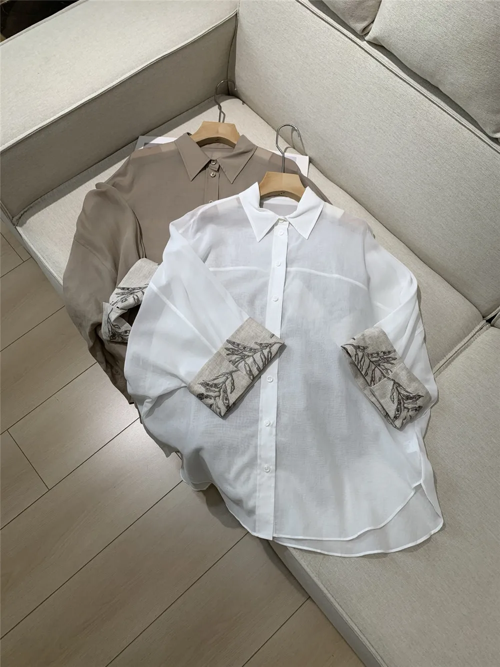 Women's Cotton Line Lapel Long-Sleeved Shirt Fashionable Versatile, Elegant Cuff Embroidery blouses
Women's Cotton Line Lapel Long-Sleeved Shirt Fashionable Versatile, Elegant Cuff Embroidery blouses