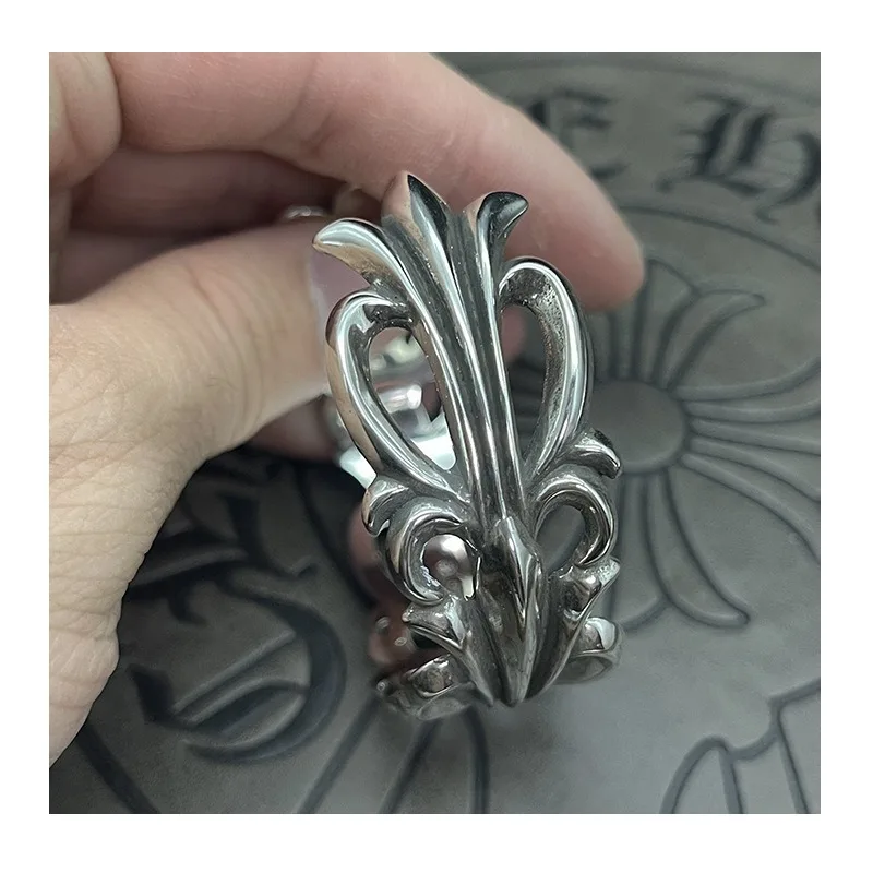 Punk Hip Hop Thai Silver Retro Open Cross Flower Bracelet Men and Women Bracelet Cross Heavy Industry Bracelet Niche
Punk Hip Hop Thai Silver Retro Open Cross Flower Bracelet Men and Women Bracelet Cross Heavy Industry Bracelet Niche