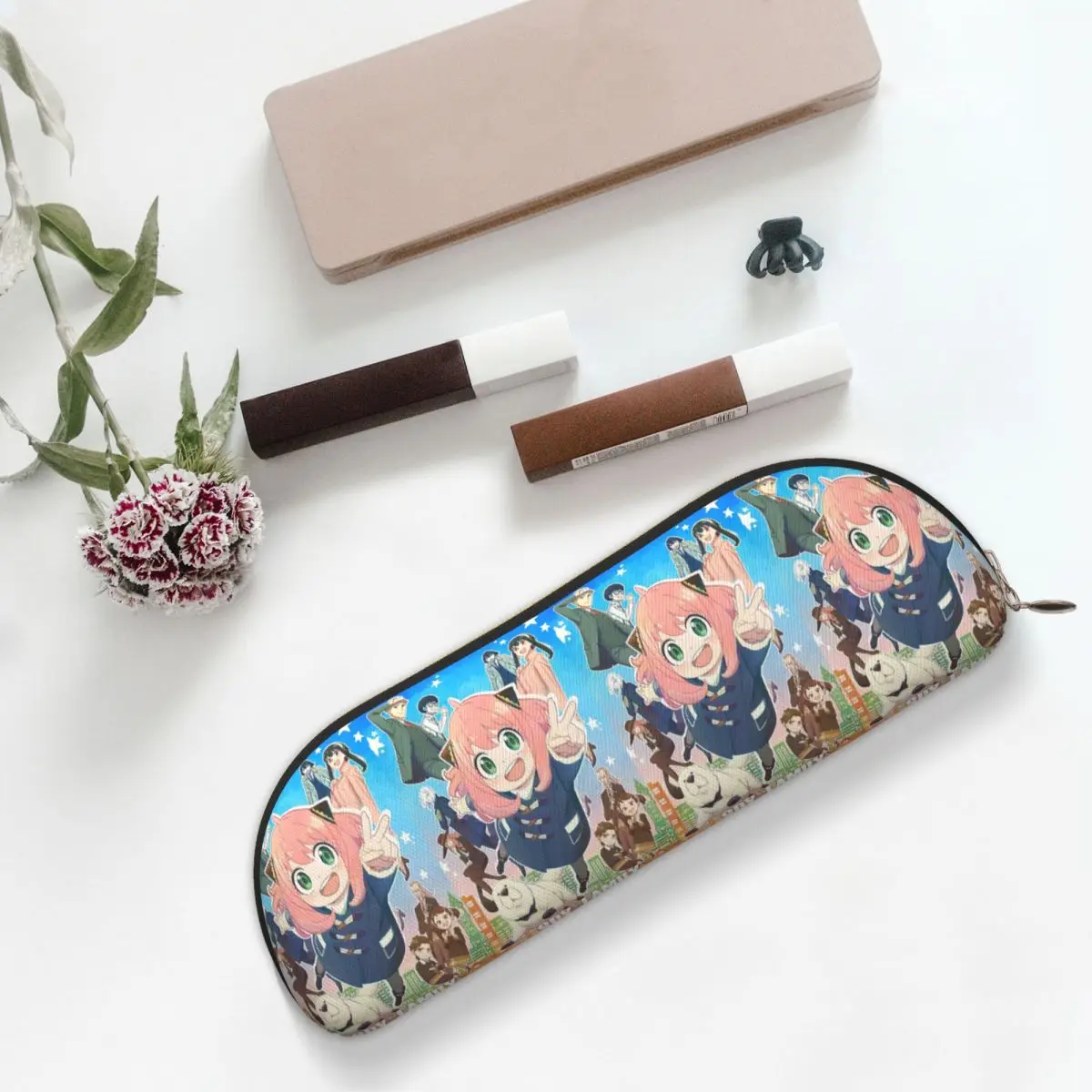 Kawaii Manga Spy X Семейные пеналы Пенал для хранения канцелярских принадлежностей Большая коробка для ручек Сумка для карандашей для подарка студенту
Kawaii Manga Spy X Семейные пеналы Пенал для хранения канцелярских принадлежностей Большая коробка для ручек Сумка для карандашей для подарка студенту