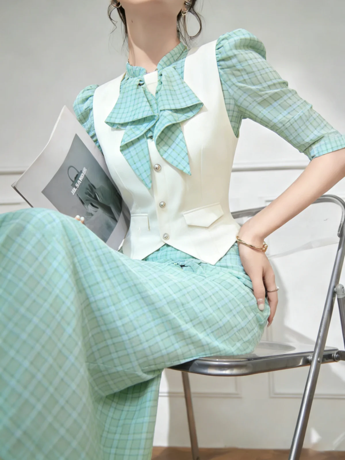Elegant Ageless Shirt Dress Women's Summer Waist Cinching Gown Fake Two-Piece Sweet Style High Waist A-Line Long Skirt
Elegant Ageless Shirt Dress Women's Summer Waist Cinching Gown Fake Two-Piece Sweet Style High Waist A-Line Long Skirt