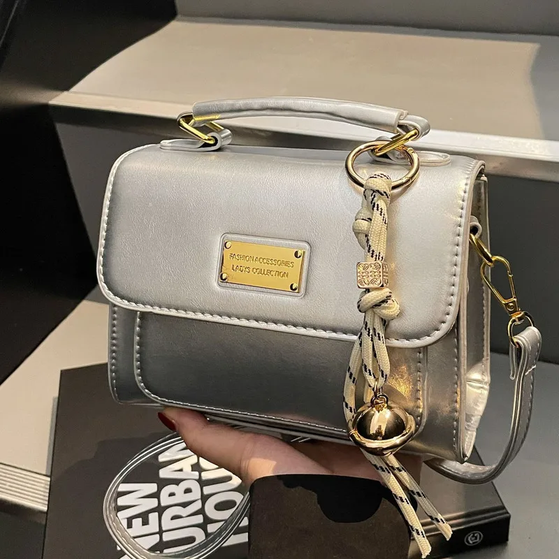 New Version Fashionable Small Square High-end Trendy Crossbody Armpit Bag Leisure Handheld Briefcase
New Version Fashionable Small Square High-end Trendy Crossbody Armpit Bag Leisure Handheld Briefcase