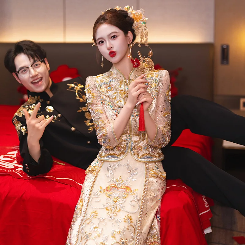 Champagne Bride Xiuhe Wedding Dress Longfeng 2026 New Chinese Wedding Dress
Champagne Bride Xiuhe Wedding Dress Longfeng 2026 New Chinese Wedding Dress