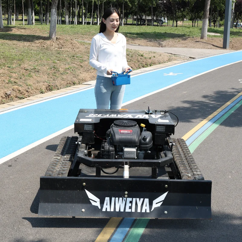 Customized Long Distance Operated Lawn Mower for Wild Grass Trimming on Reservoir Levee Revetment RC lawn mower
Customized Long Distance Operated Lawn Mower for Wild Grass Trimming on Reservoir Levee Revetment RC lawn mower