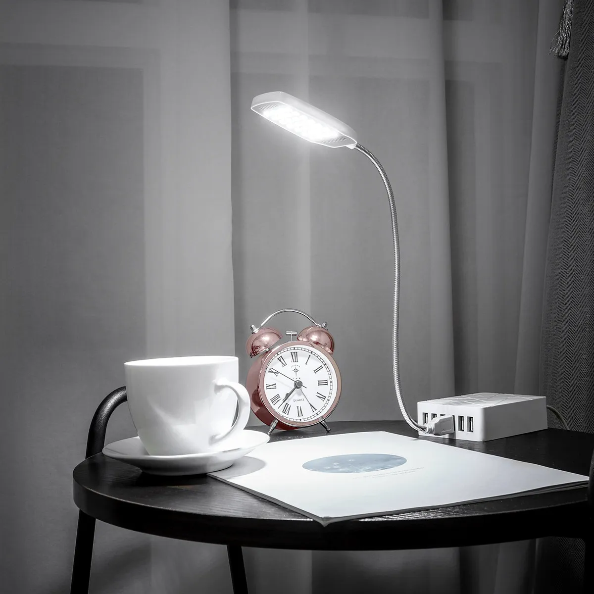 USB Computer Light 28 LED Beads Low Energy Consumption Eco Friendly Adjustable Angle Laptop Lamp for Night Study Office Use
USB Computer Light 28 LED Beads Low Energy Consumption Eco Friendly Adjustable Angle Laptop Lamp for Night Study Office Use