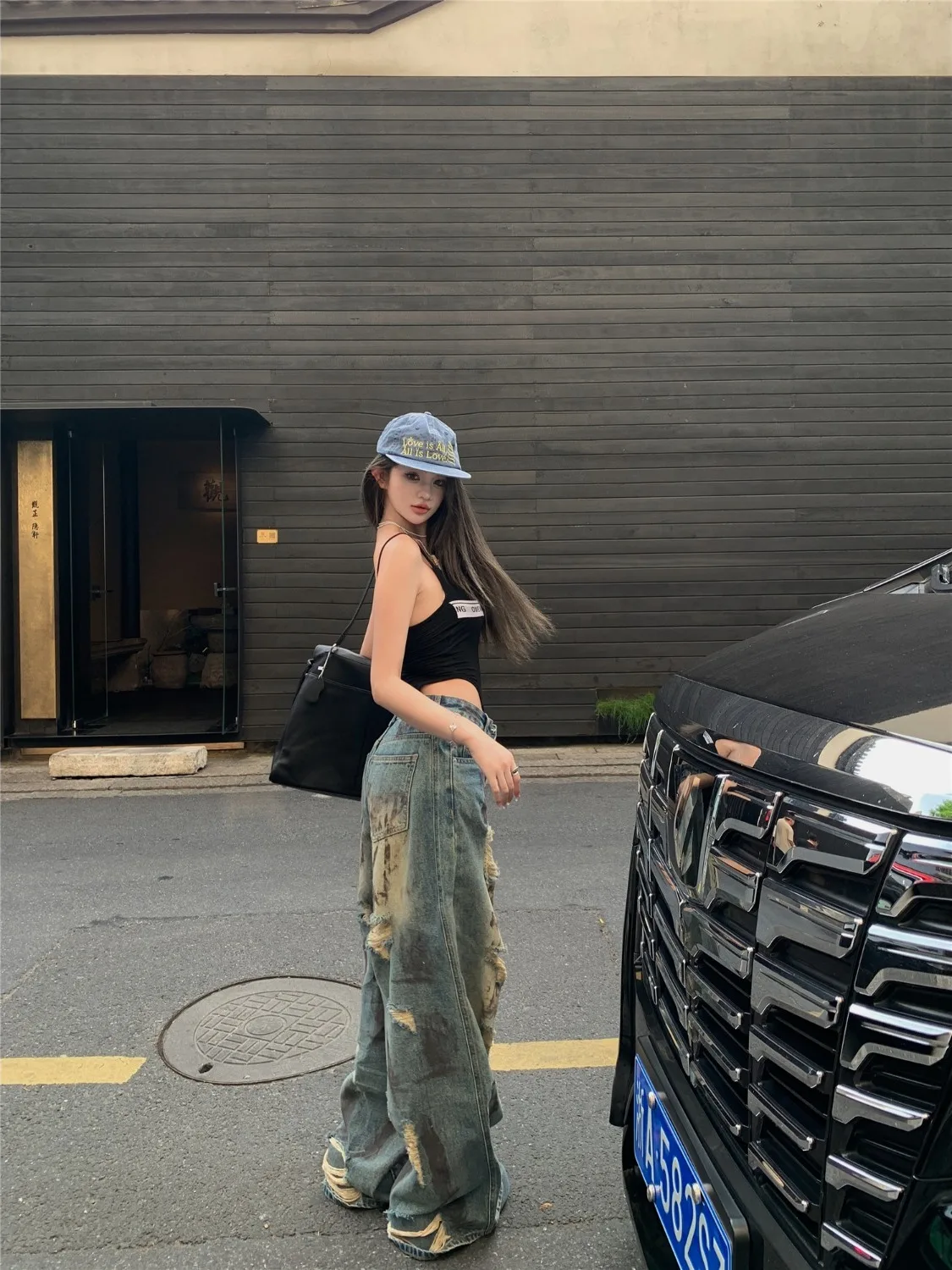 High Waist Casual Summer Denim Jeans Women's High Street Graffiti Hole Wide Leg Pants Loose Fit Blue Jeans Casual Style
High Waist Casual Summer Denim Jeans Women's High Street Graffiti Hole Wide Leg Pants Loose Fit Blue Jeans Casual Style