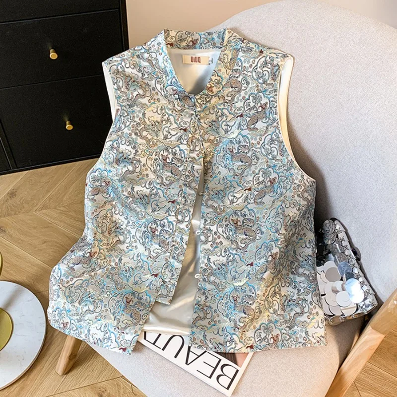 New Chinese Style Waistcoat Jacquard Satin Women's 2025 Spring Summer Improved Tang Suit Tops Vintage National Style Vest Female
New Chinese Style Waistcoat Jacquard Satin Women's 2025 Spring Summer Improved Tang Suit Tops Vintage National Style Vest Female