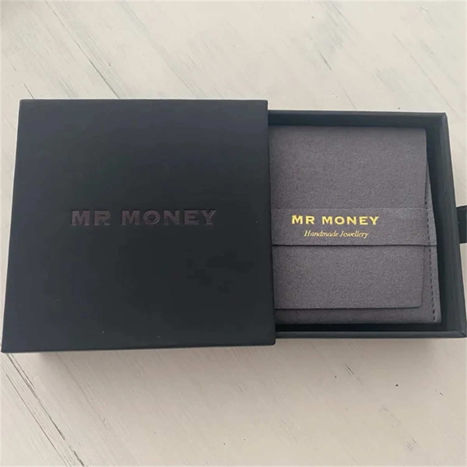 50sets paper drawer box and pouch custom jewelry flip box jewelry pouch personalized logo small jewelry packaging box Bag Tote
50sets paper drawer box and pouch custom jewelry flip box jewelry pouch personalized logo small jewelry packaging box Bag Tote