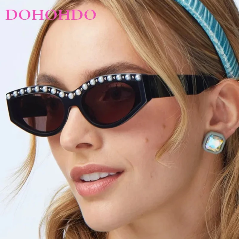 Stylish Brand Design Small Frame Cat Eye Imitation Diamond Sunglasses Women Men Trend Luxury Eyewear Travel Driving Shades UV400
Stylish Brand Design Small Frame Cat Eye Imitation Diamond Sunglasses Women Men Trend Luxury Eyewear Travel Driving Shades UV400