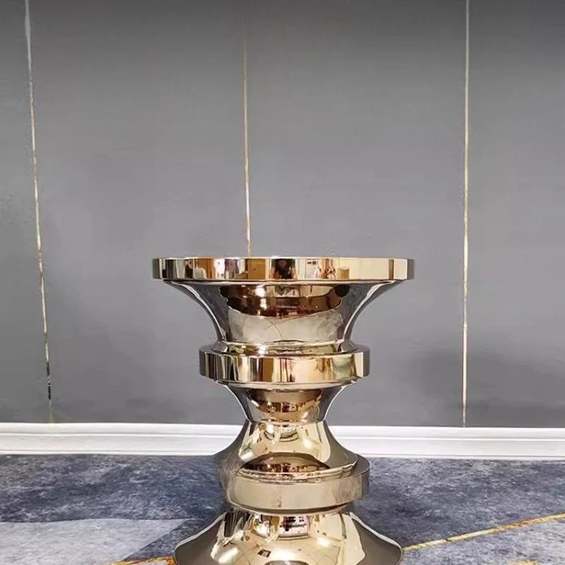 FRP gold round table hotel coffee table art side sofa corner fruit tray small apartment electroplating ornament
FRP gold round table hotel coffee table art side sofa corner fruit tray small apartment electroplating ornament