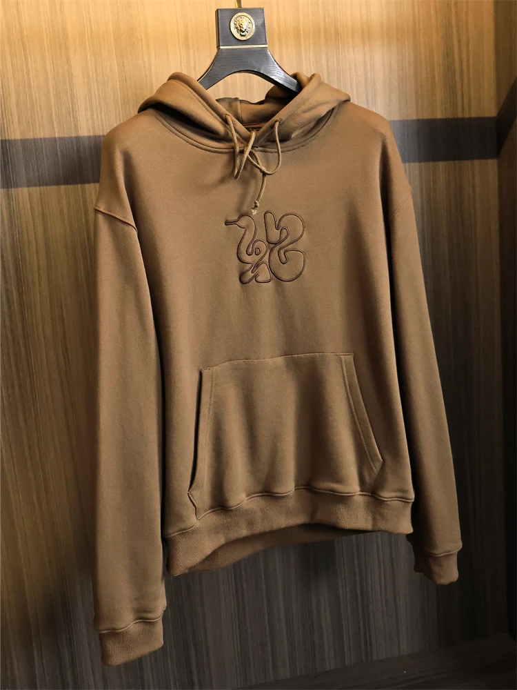 Высококачественная хлопковая толстовка со змеиным годом, джет, свободная толстовка с вышивкой, мужская весенне-осенняя современная однотонная толстовка
Высококачественная хлопковая толстовка со змеиным годом, джет, свободная толстовка с вышивкой, мужская весенне-осенняя современная однотонная толстовка