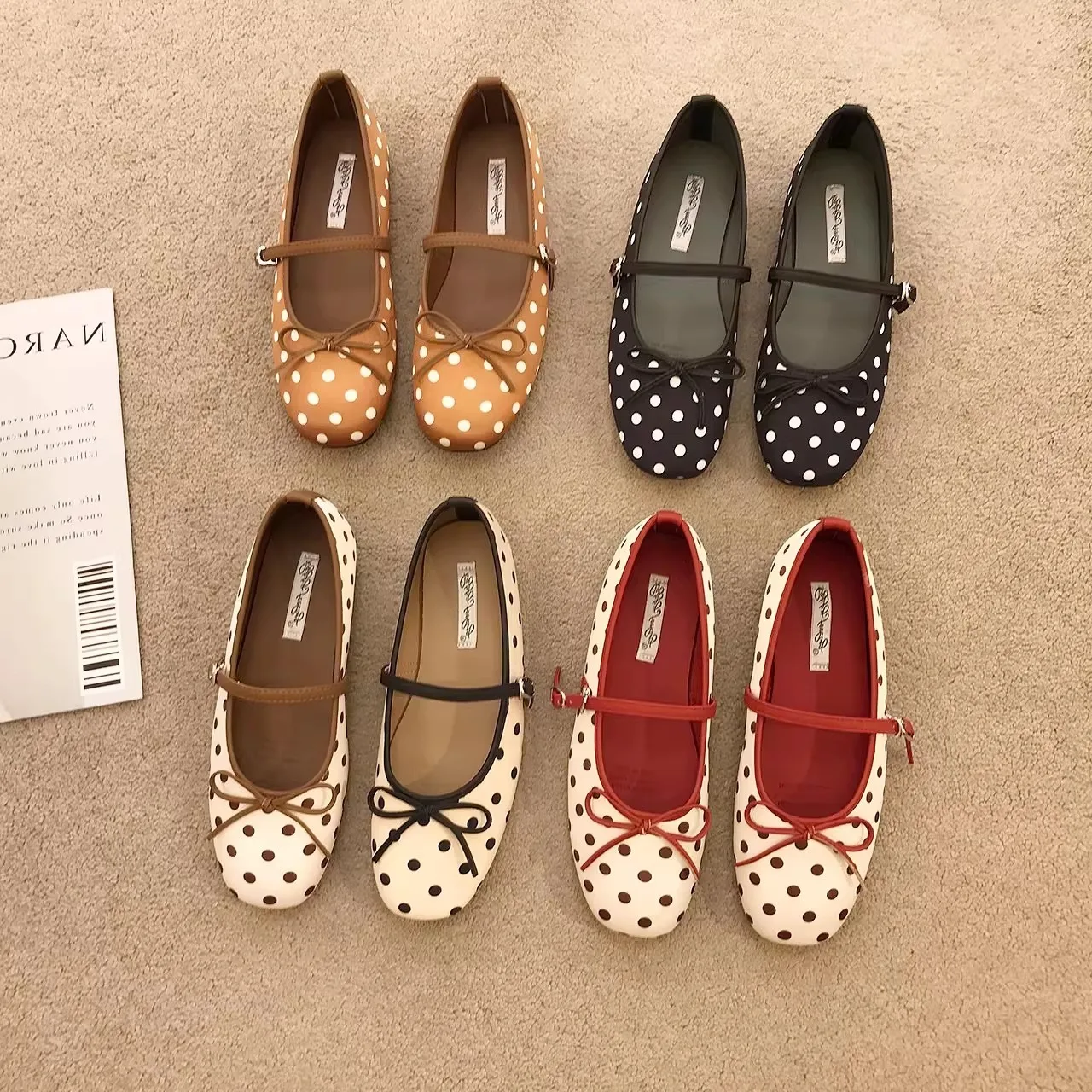 Летние женские туфли-балетки 2026 с мягкой подошвой, квадратным носком, в стиле ретро, с принтом в горошек, модные, низкие, модель 9070
Летние женские туфли-балетки 2026 с мягкой подошвой, квадратным носком, в стиле ретро, с принтом в горошек, модные, низкие, модель 9070