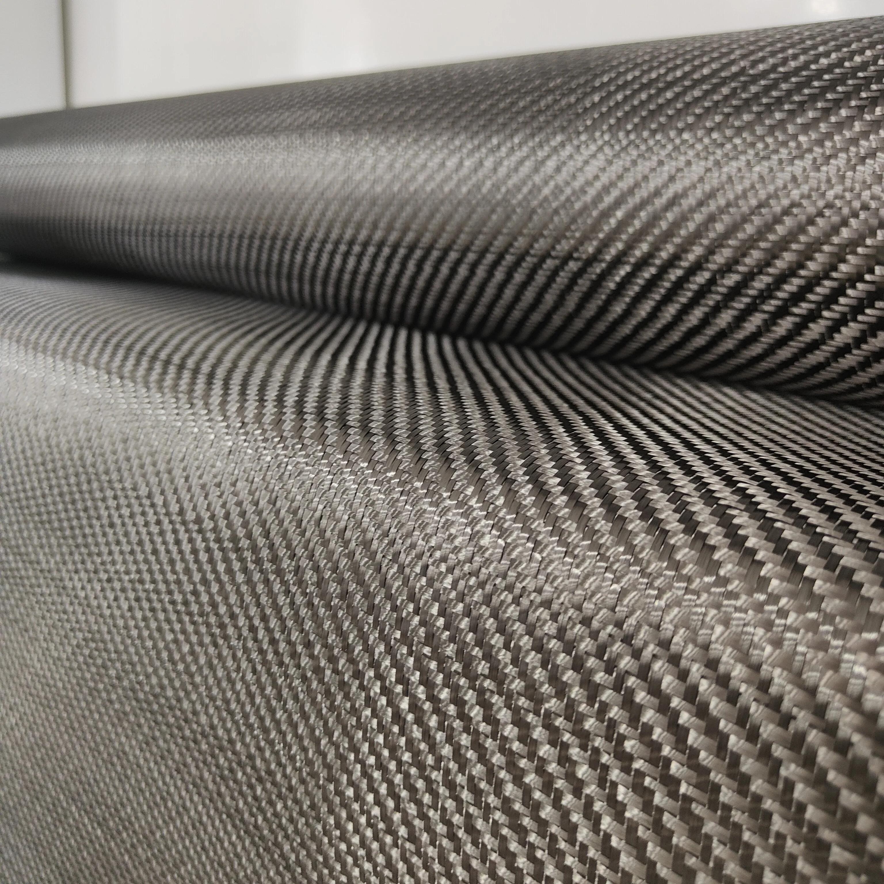 200gsm Lightweight Twill Woven Carbon Fiber Fabric, High Strength Abrasion Resistant Cloth for Luxury Car Interior and High-End
200gsm Lightweight Twill Woven Carbon Fiber Fabric, High Strength Abrasion Resistant Cloth for Luxury Car Interior and High-End