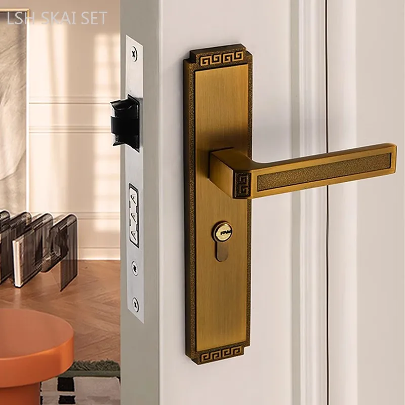 High Quality European Style Bedroom Door Locks Interior Wooden Door Double Sided Handle Lock Household Hardware Lock with Key
High Quality European Style Bedroom Door Locks Interior Wooden Door Double Sided Handle Lock Household Hardware Lock with Key