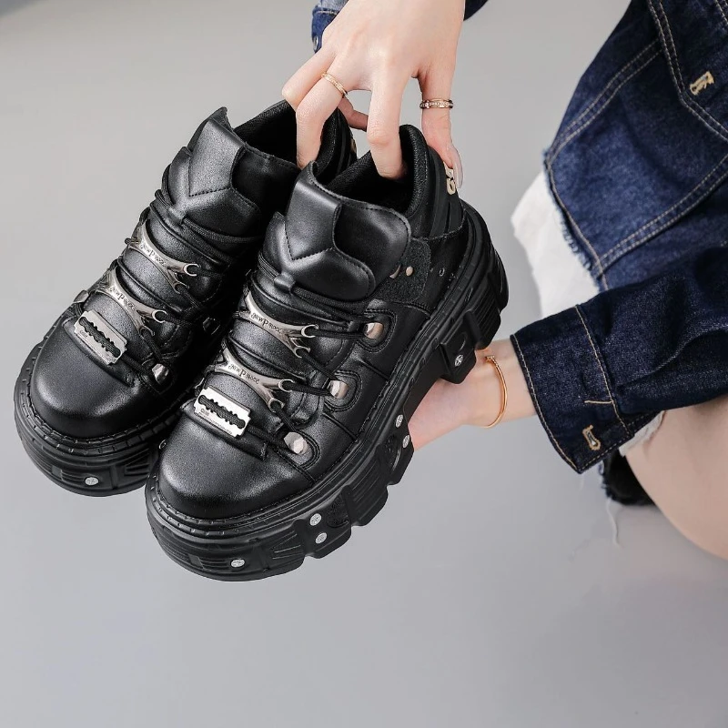 Women's Gothic Punk Chunky Platform Boots 2026 New Heavy Metal Studs Thick Sole Edgy Streetwear Ankle Boots Black Leather Shoes
Women's Gothic Punk Chunky Platform Boots 2026 New Heavy Metal Studs Thick Sole Edgy Streetwear Ankle Boots Black Leather Shoes