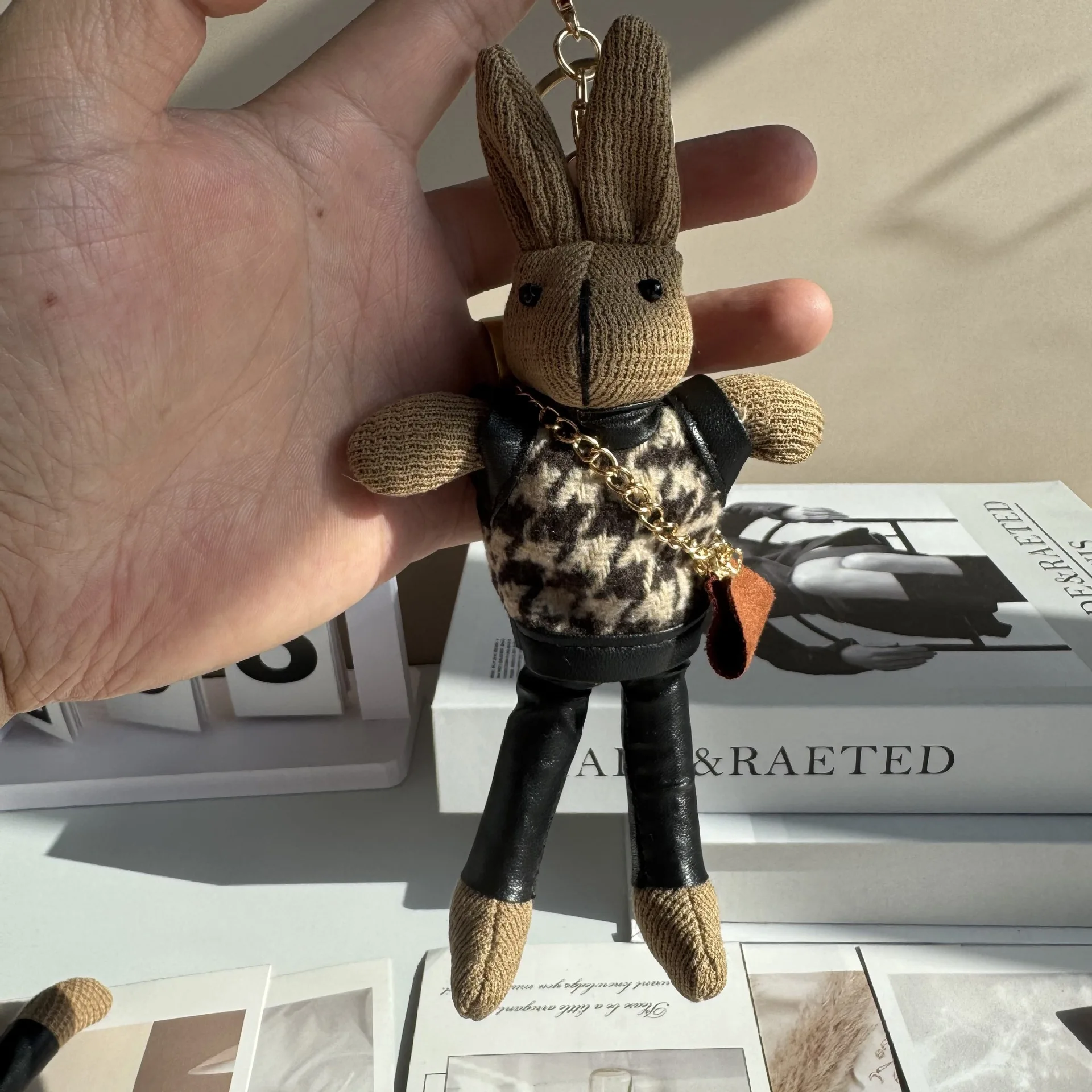 Cute Rabbit Plush Keychain Pendant Full Filling Bunny Doll Exquisite Stuffed Toy for Kids Decorative Gift Animal Theme
Cute Rabbit Plush Keychain Pendant Full Filling Bunny Doll Exquisite Stuffed Toy for Kids Decorative Gift Animal Theme