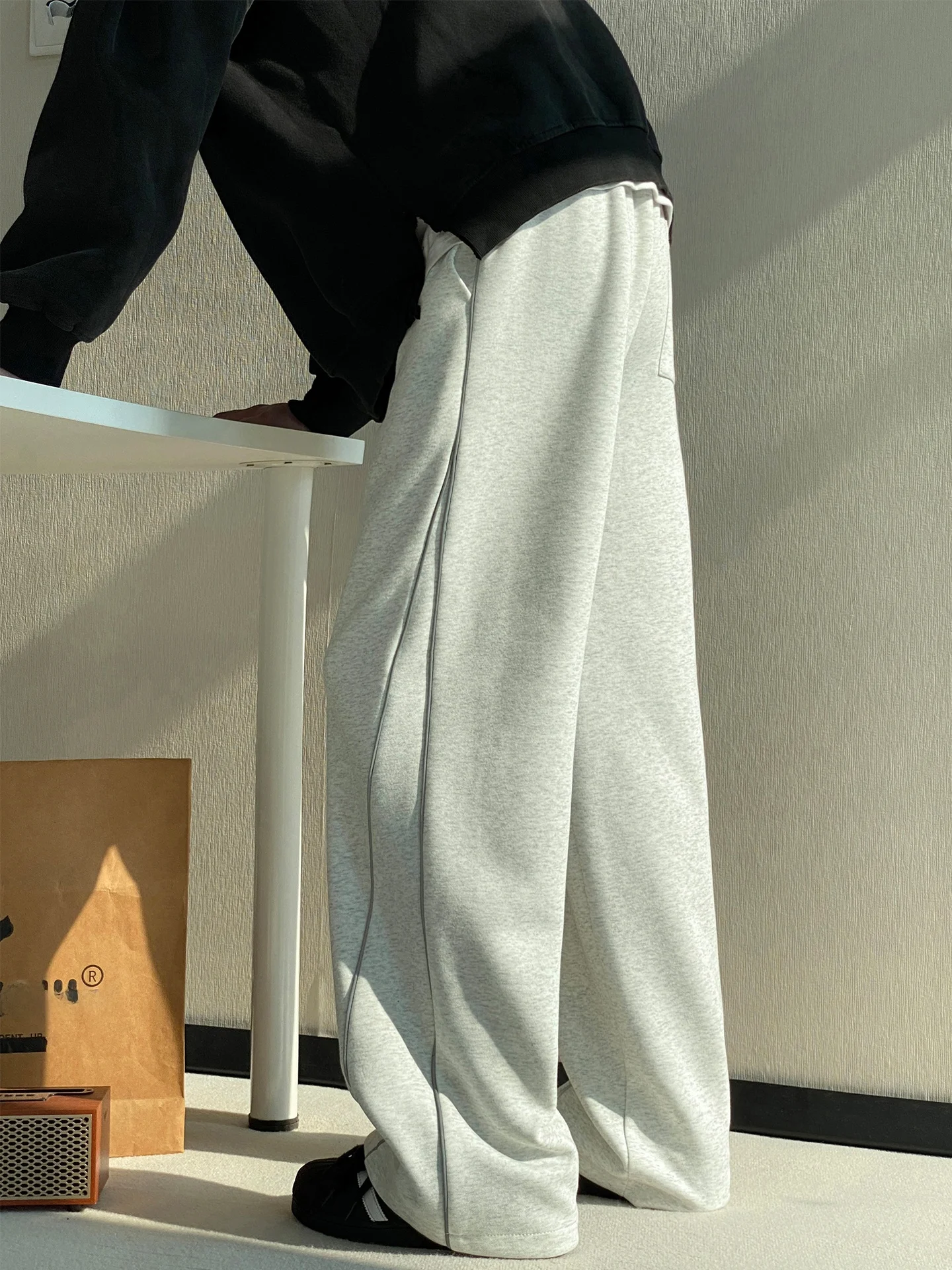 ey Reflective Stripe Loose Men's Sweatpants Autumn Straight Leg Casual Long Pants Wide Leg New 2025 Faion Teenage Cotton ...
ey Reflective Stripe Loose Men's Sweatpants Autumn Straight Leg Casual Long Pants Wide Leg New 2025 Faion Teenage Cotton ...