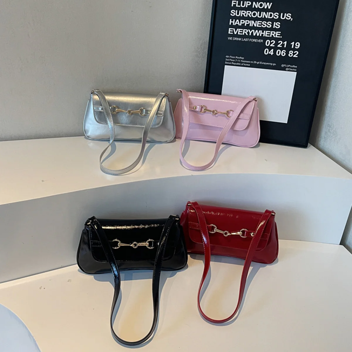 Chic Luxury Underarm Bag PU Horsebit Detail Magnetic Clasp Lightweight PU Versatile Shoulder Bag for Daily Commute & Shopping
Chic Luxury Underarm Bag PU Horsebit Detail Magnetic Clasp Lightweight PU Versatile Shoulder Bag for Daily Commute & Shopping