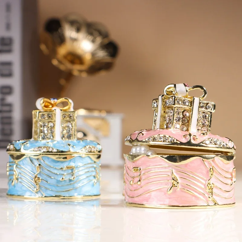 Enamel Craft Jewelry Box Decoration Hand-painted Jewelry Ring Jewelry Storage Magnetic Gift Box Storage
Enamel Craft Jewelry Box Decoration Hand-painted Jewelry Ring Jewelry Storage Magnetic Gift Box Storage