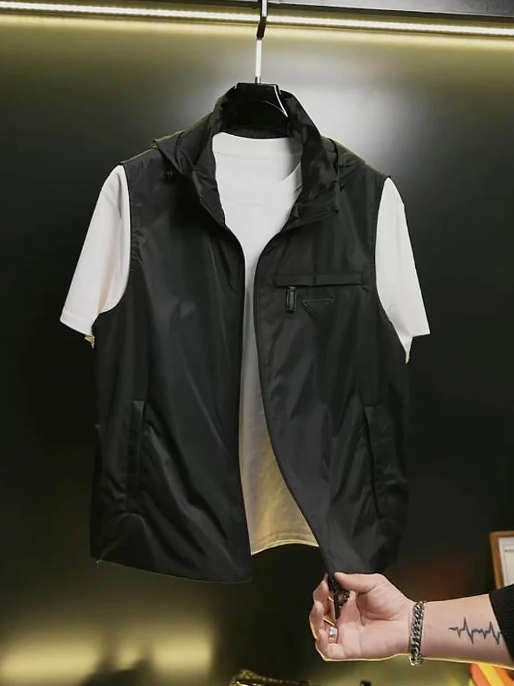 Spring New Fashionable Men's Hooded Vest Casual Business Style Lightweight Zipper Closure Pocket Detail All-Season Outerwear
Spring New Fashionable Men's Hooded Vest Casual Business Style Lightweight Zipper Closure Pocket Detail All-Season Outerwear
