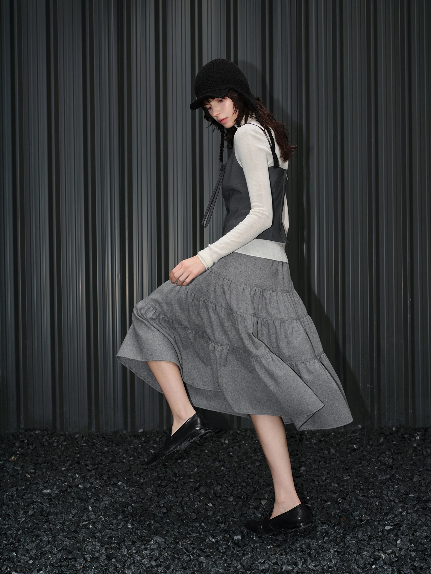 Шерстяная юбка миди женская, весна 2026, новая, простой повседневный дизайн, трендовая, уличный стиль, высокая талия, А-силуэт...
Шерстяная юбка миди женская, весна 2026, новая, простой повседневный дизайн, трендовая, уличный стиль, высокая талия, А-силуэт...